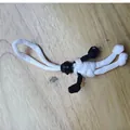 Creatieve paracord geweven motorrijder figuur sleutelhanger in zwart-wit variant. - Wit