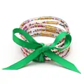 Set di 5 braccialetti festivi in silicone con perline e un fiocco in nastro verde - Set a 5 Strati (JB618) / Verde Multicolore