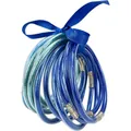 Set van 10 blauwe glitter jelly armbanden vastgeknoopt met een blauw lint - Blauwe Serie