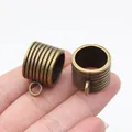 Vintage Schalschnalle aus Bronzelegierung mit Rillenstruktur und kleiner Schlaufe für Tücher - Antikbronze