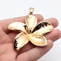 85x72mm übergroßer gehämmerter Goldblumenanhänger für auffälligen Statement-Schmuck DIY - Gold