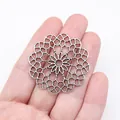 Colgante filigrana flor plateada 38mm para creación de joyas DIY y artesanía - Plata Antigua (B16702)