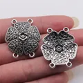 Connettore gioielli a fiore in lega di zinco argento antico 28x31mm per catene corpo - Argento Antico (B15039)