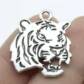 Vintage silver alloy tiger head pendant charm for DIY necklace jewelry making - Antique Silver Tiger Head Pendant (B11488) / Antique Silver