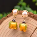 Orecchini di perle fatti a mano con boccioli di rosa gialla e aghi in argento 925 - Stile Rosa Gialla 1 (GE1004) / Giallo