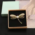 Elegante spilla a libellula con perla d'acqua dolce e placcatura in oro 18k in scatola - Stile Libellula / Stile Spilla / Oro