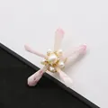 Vintage handgefertigte rosa Schneeflockenbrosche mit Perlen und rohen Kristallspitzen - Rosa Pentagonale Kristall Brosche