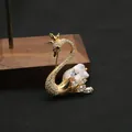 Elegante spilla a cigno con perla barocca naturale e zirconi placcata in oro 18 carati - Stile Cigno (Spilla di Perla Barocca Cigno)