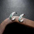 Unieke zilverkleurige getextureerde ear cuffs met groen emaille voor oren zonder gaatjes - Munt Groen (X963-A)