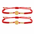 Set van twee handgeweven rode touwarmbanden met gouden religieuze medaillons en kralen - Enkele Stijl (S26070209A) / Rood