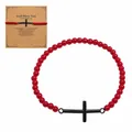 Pulsera religiosa hecha a mano con cuentas rojas de 6 mm y dije de cruz negra y tarjeta - Embalaje de cartulina incluido / Rojo (B-B24092005H)