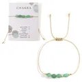 Bracelet réglable en pierre naturelle verte avec cordon doré sur carte de présentation Chakra - B-b24100802f-p