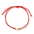 Handgefertigtes rotes geflochtenes Armband mit einem zarten goldenen Herzanhänger - Herz Stil (TDS-B24120401B) / Rot