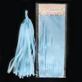 Vista detallada de borla de papel de seda azul claro de 35cm para guirnalda de fiesta - Azul