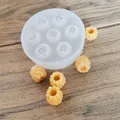 Detailansicht einer 7-Loch-Silikonform für Himbeeren mit realistischen Fruchtergebnissen - 7-Fach Himbeere