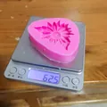 Pink flower silicone fondant mold weighing 62.5g for DIY baking and cake decoration. - Triangle Chrysanthemum