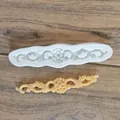 Detailed view of European floral silicone mold with hollow relief pattern for cake borders - Strip Baroque (4)