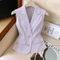 Elegante gilet senza maniche a righe viola con risvolti chic e bottoni di perle - Viola chiaro
