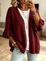 Detailopname van bordeauxrood vest met stijlvolle ruches aan de mouwen en ruime pasvorm - S / Tops / Rood