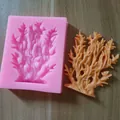 Stampo in silicone corallo dettagliato per torte con un pezzo di fondente arancione - Rosso corallo