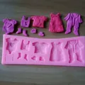 Rosa Silikonform mit Babykleidung und Schuhen für DIY Fondant Tortendekorationen - Babykleidung Form / Rosa