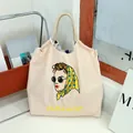 Sac fourre-tout en nylon beige avec broderie femme et texte Gumball - Beige - Foulard Jaune