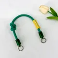 Correa de nailon verde de diseño de nicho ajustable con elegante etiqueta amarilla - Cuerda Corta Anudada a Mano / Verde Oscuro