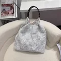 Sac cabas blanc matelassé avec motif rose et poignée texturée élégante - Rose Gris Clair
