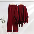 Vollständige Anzeige des roten Strickschal-Tops und der weiten Hose im Fotostudio - Einheitsgröße / Oberteil Und Unterteil / Rot