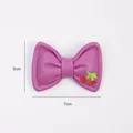Accessorio fiocco in pelle viola con ricamo ciliegia, vista dimensioni 7cm x 5cm. - 5 Pezzi / Lampone / 7x5cm