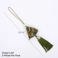 Sacchetto tradizionale Zongzi per festa delle barche drago con nappa verde e ricamo - Ciondolo con Nappa in Foglia di Palma / 5 Pezzi / rosso marrone