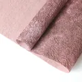 Papel de regalo floral con textura arrugada en rosa viejo para ramos de flores - 5 Piezas/Paquete (40x60cm) / Blanco Carmín