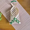 Piccolo cesto in bambù fatto a mano con bordo verde ciondolo decorativo contenitore - Cesto a Mano Appuntito in Bambù Intrecciato / 24*11*6cm / Verde