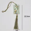Ciondolo tradizionale a sacchetto in tessuto ricamato in stile cinese con lunga nappina verde - Ciondolo a Nappa Ricamato con Motivo a Bergamotto / 22.5*5cm (1 Pezzo/Confezione) / Verde oliva