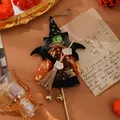 Decorazione artigianale di Halloween strega appesa con viso verde e scopa di paglia - Strega (Gonna Nera) / 1 Pezzo