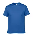 Gedetailleerd vooraanzicht van een koningsblauw katoenen T-shirt met ronde hals - Saffierblauw