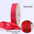 Ruban en satin rouge avec bordure dorée pour emballage floral et DIY, largeur 2,5 cm. - Taille 25 / Rouge