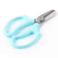Forbici per fioristi azzurre con punte arrotondate per eleganti composizioni floreali - Generazione 1 (16.7cm) / Gen 1: 17.5x10.2cm / Gen 2: 16.7x9.8cm / Blu