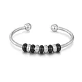 Visualizzazione dettagliata del bracciale rigido in acciaio con perle nere - Stile Misto Nero e Argento (YB1222-BLKMIX)