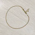 Detailansicht einer 2mm vergoldeten Schlangenkette aus Edelstahl für DIY-Schmuck - 40+5cm / Gold (2mm)
