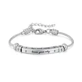 Nahaufnahme des silbernen Schlangenkettenarmbandes mit graviertem 'know your why' Stab - Know Your Why Stil (YB1223) / Silber (YB1223-S)