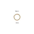 Detalle de un anillo elástico de cuentas doradas de 3mm para hombre en acero de titanio - 3mm Men's Style (JZ1168G)