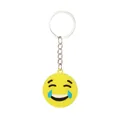 Dettaglio di un portachiavi emoji che ride in silicone giallo con anello in metallo - Espressione Lacrime di Gioia (Style 1)
