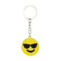 Vista ravvicinata di un portachiavi emoji sorridente giallo con occhiali da sole neri - Faccina con Occhi a Cuore (Stile 6)