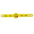 Braccialetto in silicone giallo con motivi smiley giocosi e bottoni a pressione regolabili - Espressione con Lingua Fuori / Giallo