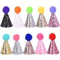 Vista detallada que muestra varios colores y texturas de brillo de gorros de fiesta - Paquete de 10 / Multicolor