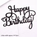 Vue détaillée d'une décoration de gâteau Happy Birthday à paillettes noires en écriture cursive - 14*10cm / Noir