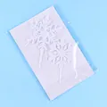 Set of white acrylic snowflake cake toppers for Christmas party baking decoration - 4 Pcs Pack / White