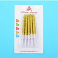 Velas de cumpleaños en espiral doradas con soportes blancos en su empaque de venta - Estilo Espiral Chapado en Oro / Juego de 6 piezas / Dorado