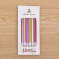Set de 6 velas de cumpleaños metálicas de colores en una caja de regalo blanca decorada - Estilo Lápiz en Caja / Juego de 6 piezas / Multicolor
